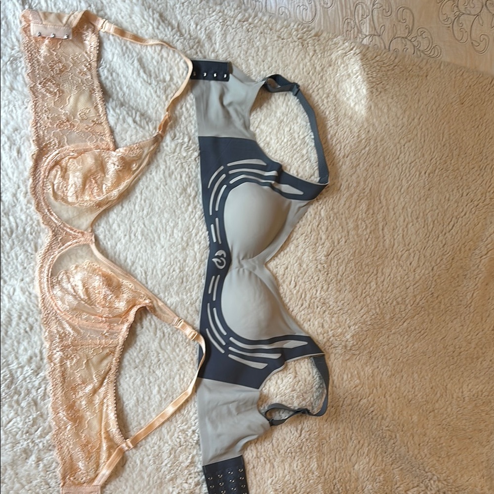 Elegant Lace and Seamless Bra Set
